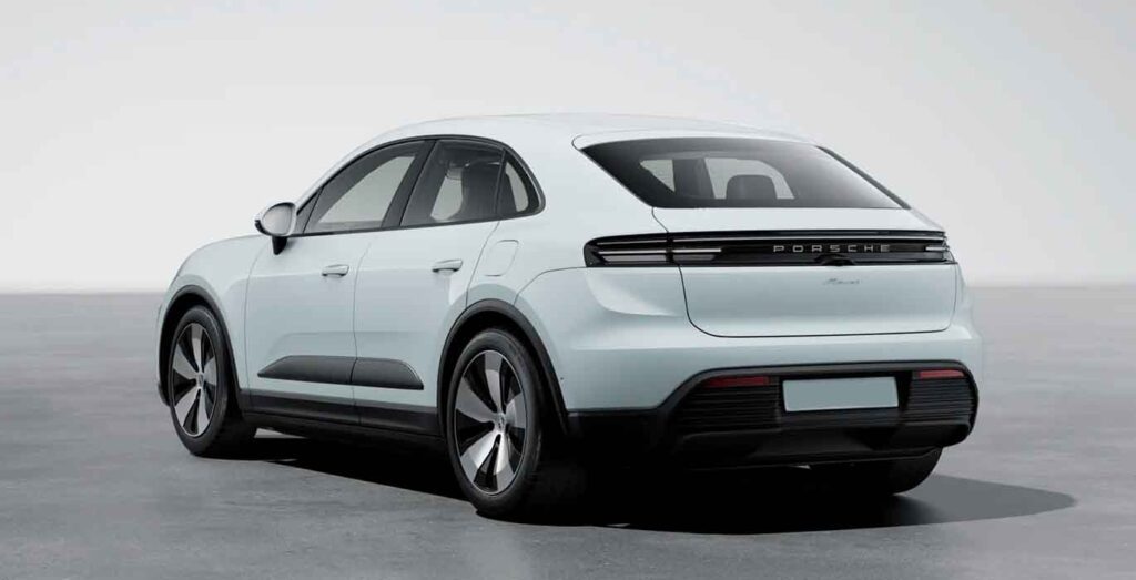 Vista trasera del Porsche Macan eléctrico de 265 kW en renting Madrid