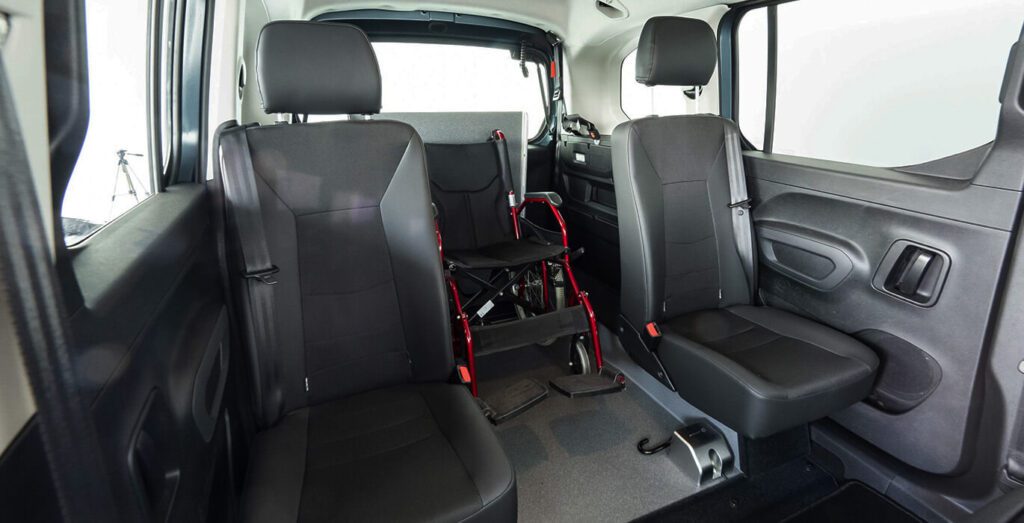 Citroen-Berlingo-Talla-M-BlueHDi-100-YOU-L1-N1-Adaptado-interior-silla