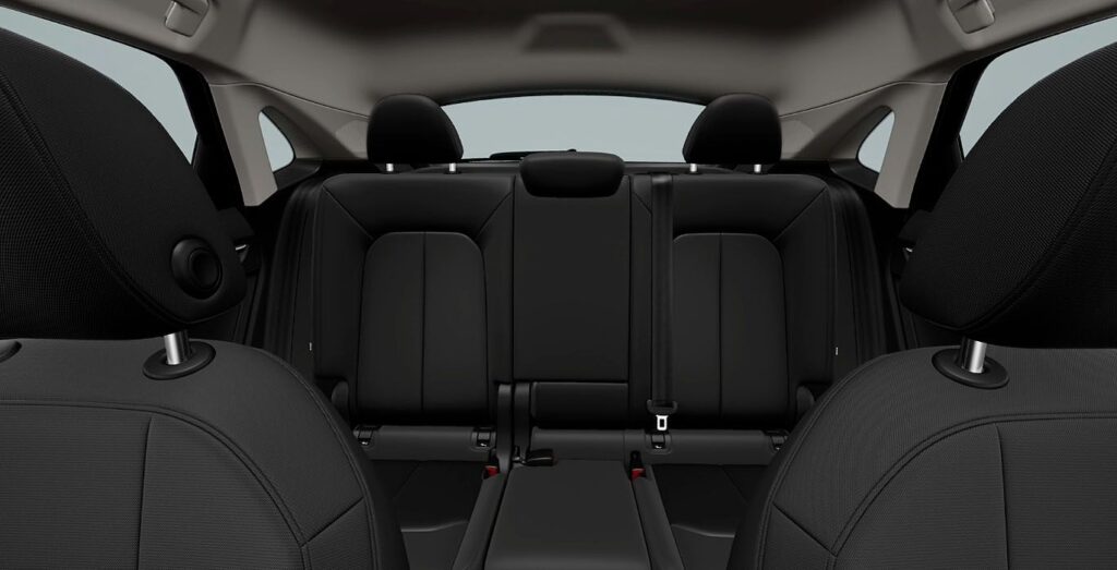 Audi-Q3-Sportback-Advanced-35-Tdi-S-Tronic-interior-trasera