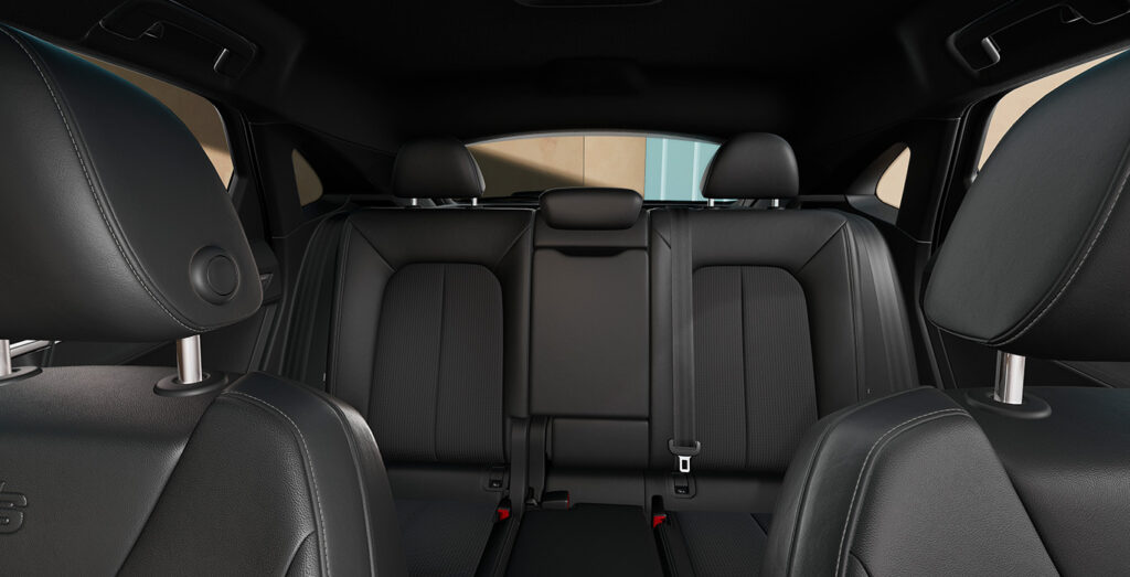 Audi-Q3-Sportback-S-Line-35-TDI-S-Tronic-interior-trasera