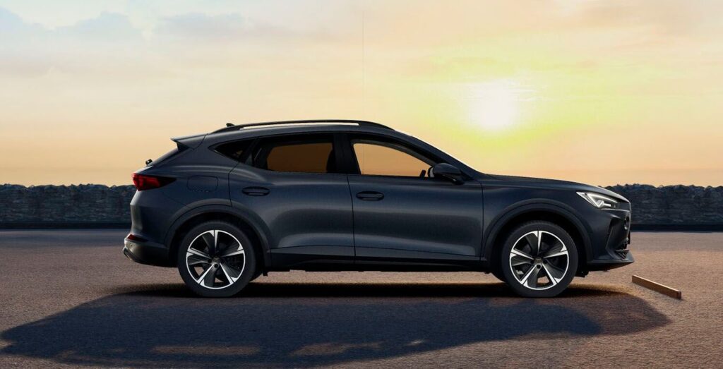 CUPRA-Formentor-1.4-E-Hybrid-204CV-DSG-gris-magnetic-exterior-perfil