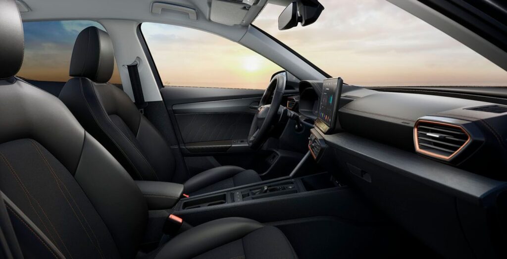 CUPRA-Formentor-1.4-E-Hybrid-204CV-DSG-gris-magnetic-interior-perfil