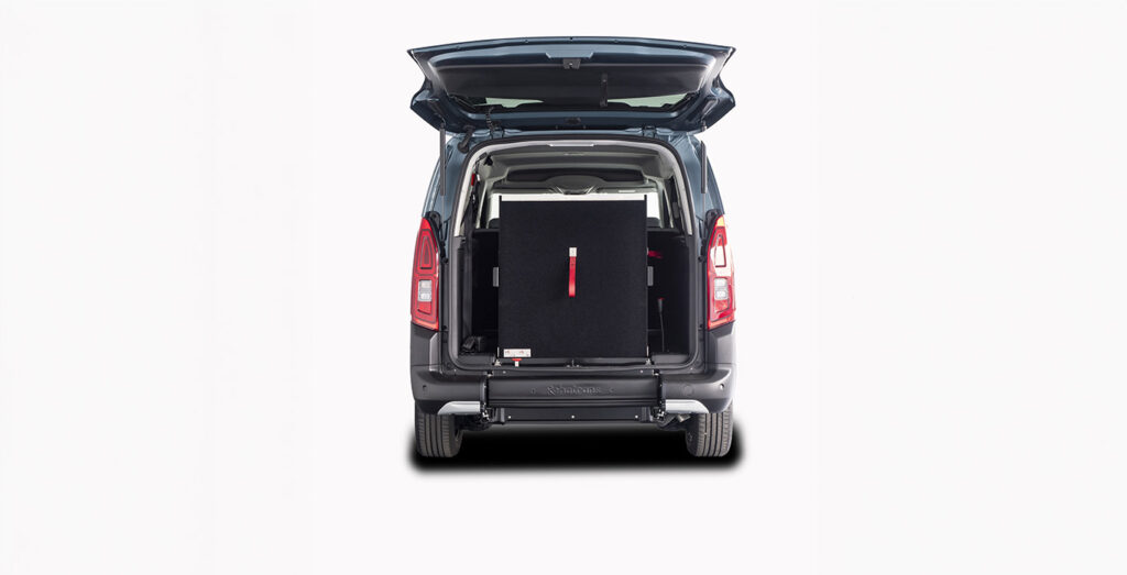 Citroën Berlingo Talla XL BlueHDi 100 YOU L2 N1 adaptado con soporte alzado para movilidad reducida