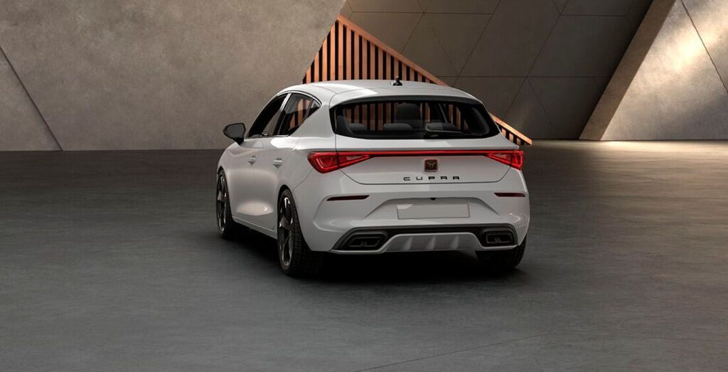 Cupra-Leon-eTSI-DSG-exterior-trasera