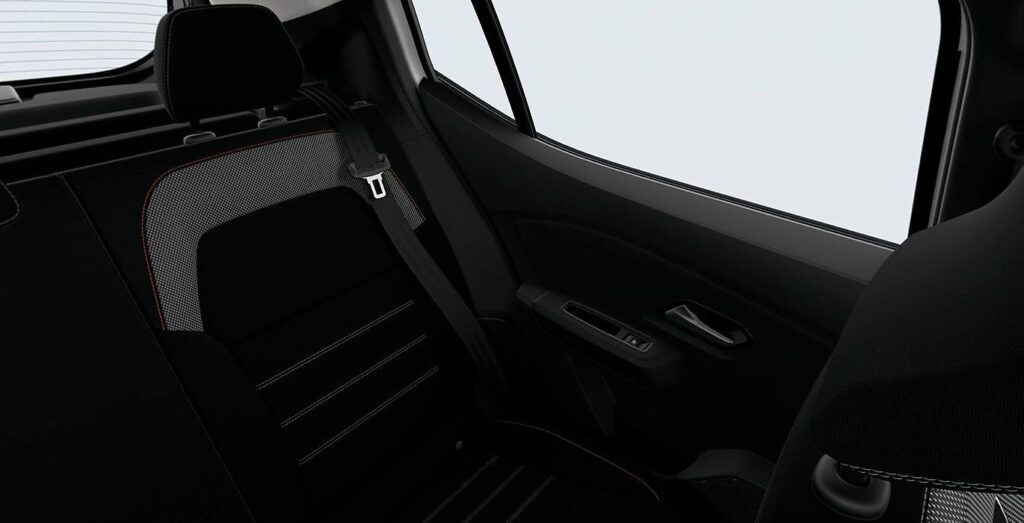 Dacia-Sandero-Stepway-Expression-ECO-G-interior-trasera