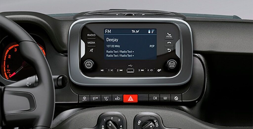 FIAT-Panda-City-Life-Hybrid-interior-extra