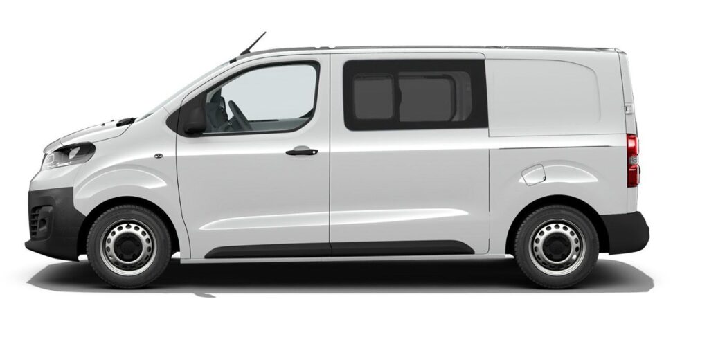 Fiat Scudo Furgón L2 120 6 plazas modular en color claro, vista lateral del perfil exterior