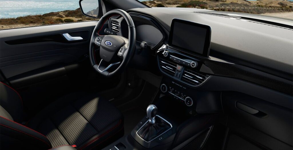 FORD-Kuga-ST-Line-1.5-EcoBlue-RM-interior-perfil