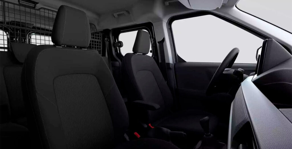 Ford Transit Courier Kombi 1.5 EcoBlue Trend, vista interior trasera con asientos y maletero