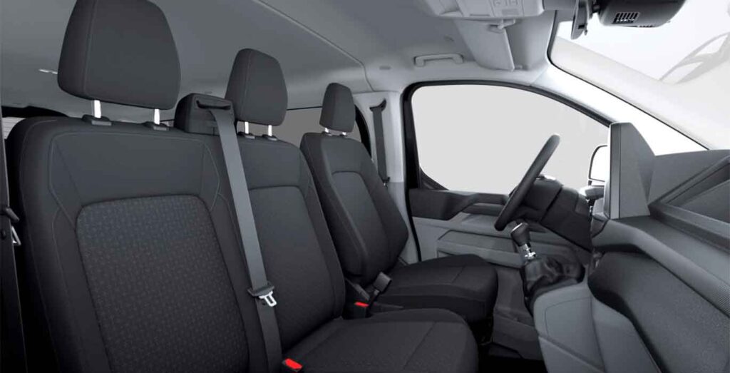 Interior trasero del Ford Transit Custom Kombi 2.0 EcoBlue 150CV Trend, furgoneta en renting
