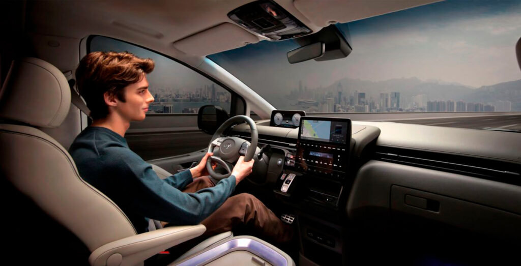 Interior del Hyundai Staria 2.2 CRDi 177CV AT Maxx de 9 plazas en renting