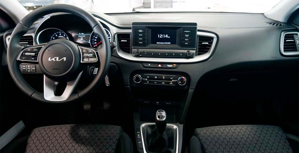 KIA-Ceed-1.0-T-GDi-Concept-100CV-interior-delantera