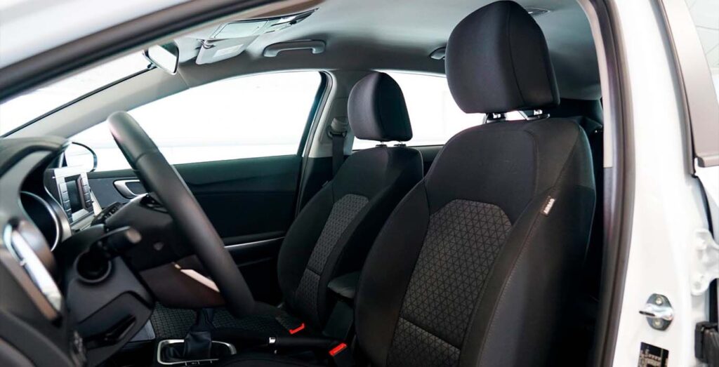 KIA-Ceed-1.0-T-GDi-Concept-100CV-interior-perfil