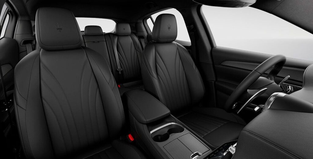 MASERATI-GRECALE-GT-L4-MHEV-300CV-AWDAUTOMATICO-interior-trasera