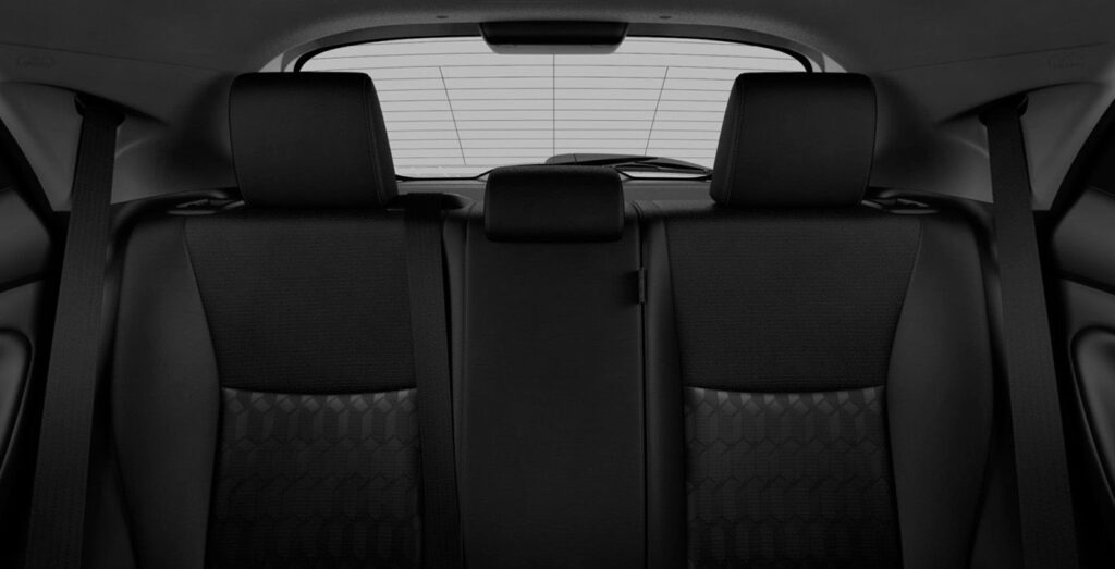 Mazda 2 Hybrid Essence, vista interior de los asientos traseros