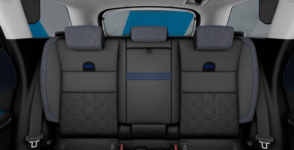 Mini-Countryman-E-interior-trasera