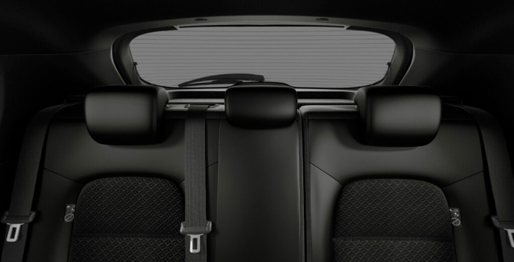 Nissan-Juke-N-Connecta-Hybrid-interior-trasera
