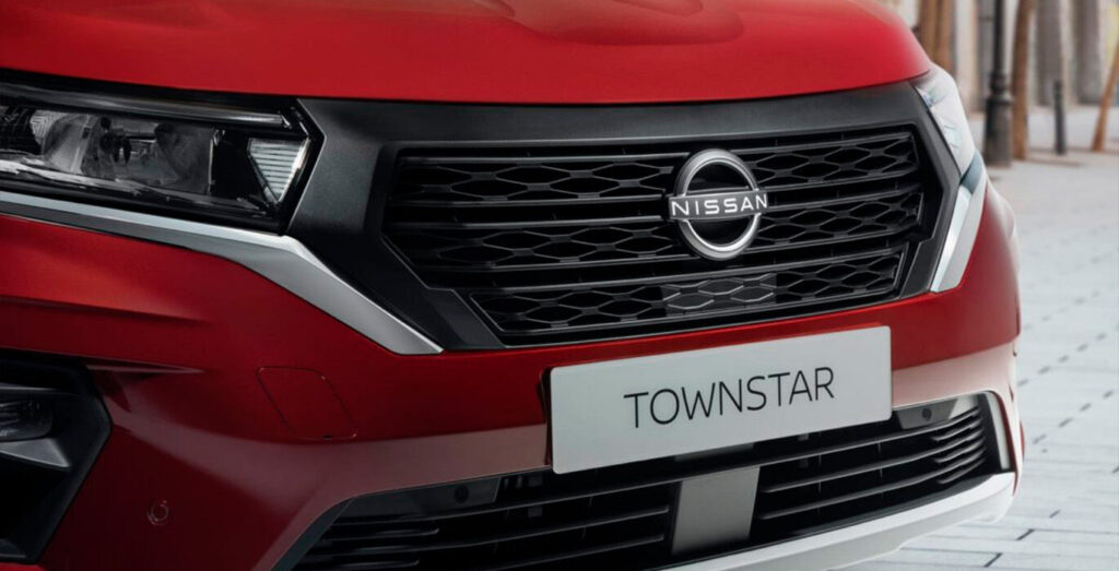 Nissan-Townstar-Acenta-1.3G-5p-exterior-delantera