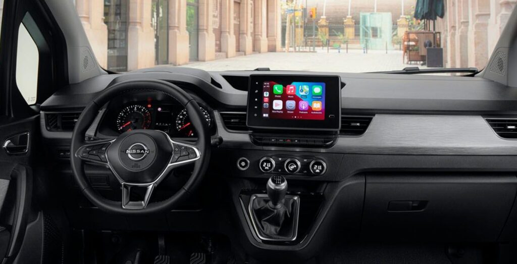 Nissan-Townstar-Acenta-1.3G-5p-interior-delantera
