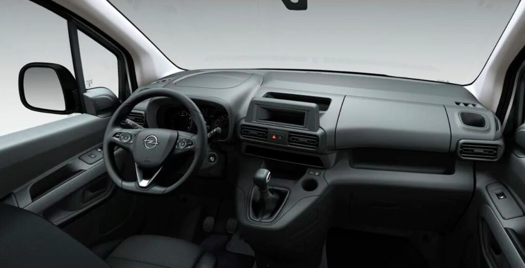 Opel-Combo-Cargo-Express-delantera-interior