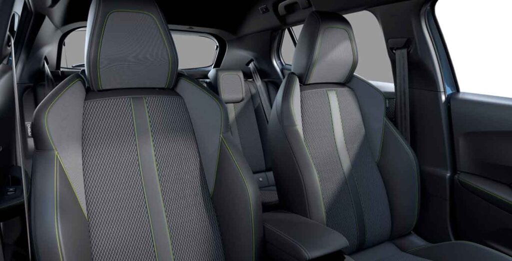 PEUGEOT-2008-GT-PURETECH-130-EAT-AUTOMATICO-interior-trasera