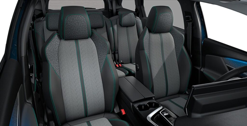 PEUGEOT-5008-Allure-BlueHDi-130-SS-EAT8-interior-trasera