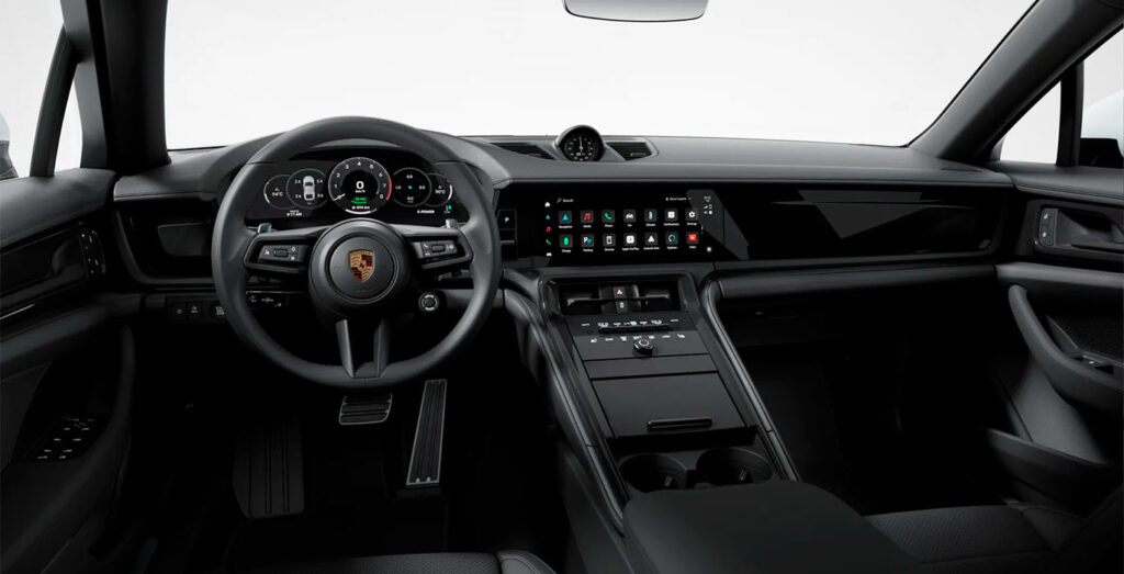 Interior delantero del Porsche Panamera 4 E-Hybrid Executive de renting con salpicadero y asientos