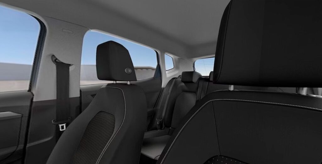 SEAT-Arona-1.0-TSI-Style-XL-interior-trasera