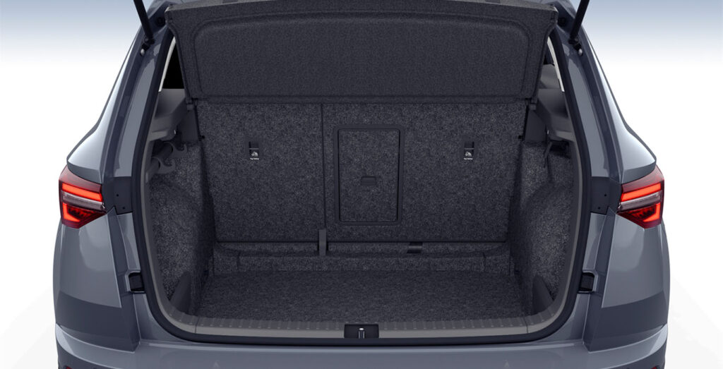 Maletero del Skoda Karoq Selection 2.0 TDI DSG en renting de coches