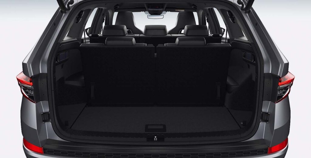 SKODA-Kodiaq-Sportline-2.0-TDI-150cv-DSG-interior-trasera