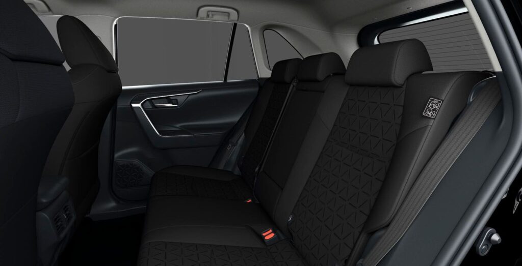 TOYOTA-RAV4-220H-Advance-interior-traserea
