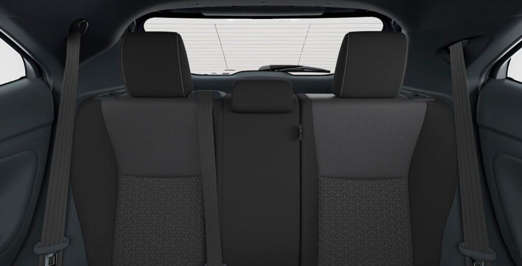 TOYOTA-Yaris-Cross-120H-Active-Tech-interior-trasera