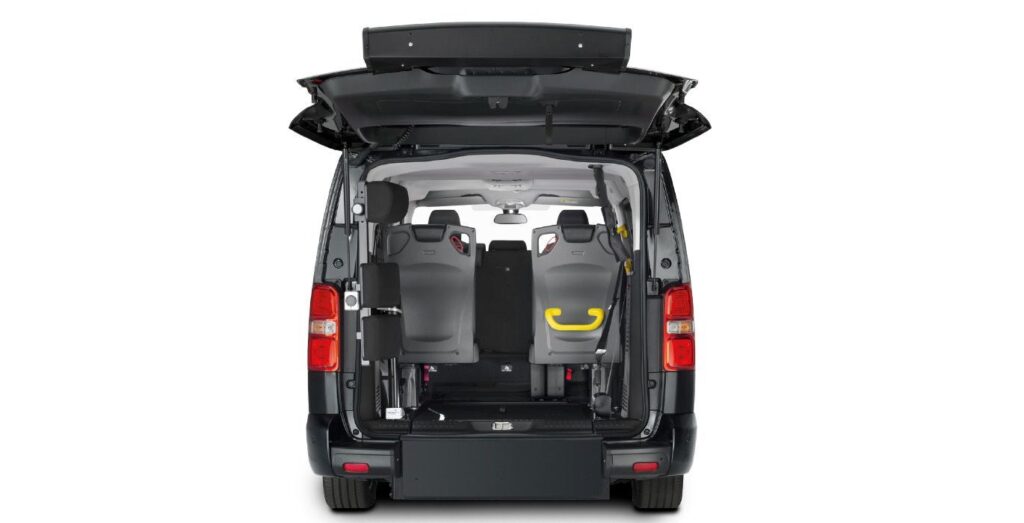 Toyota-Proace-Verso-Shuttle-VX-Plus-exterior-trasera-1