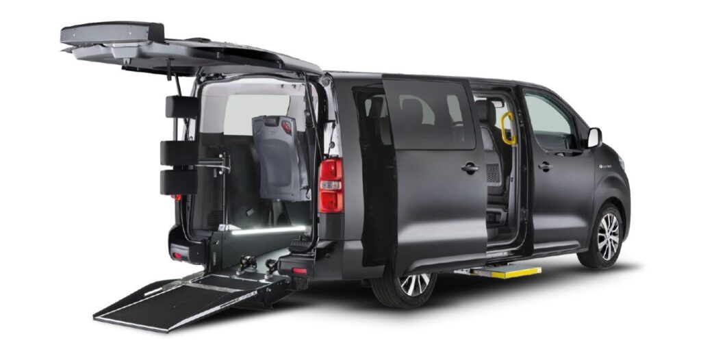 Toyota-Proace-Verso-Shuttle-VX-Plus-exterior-trasera-3