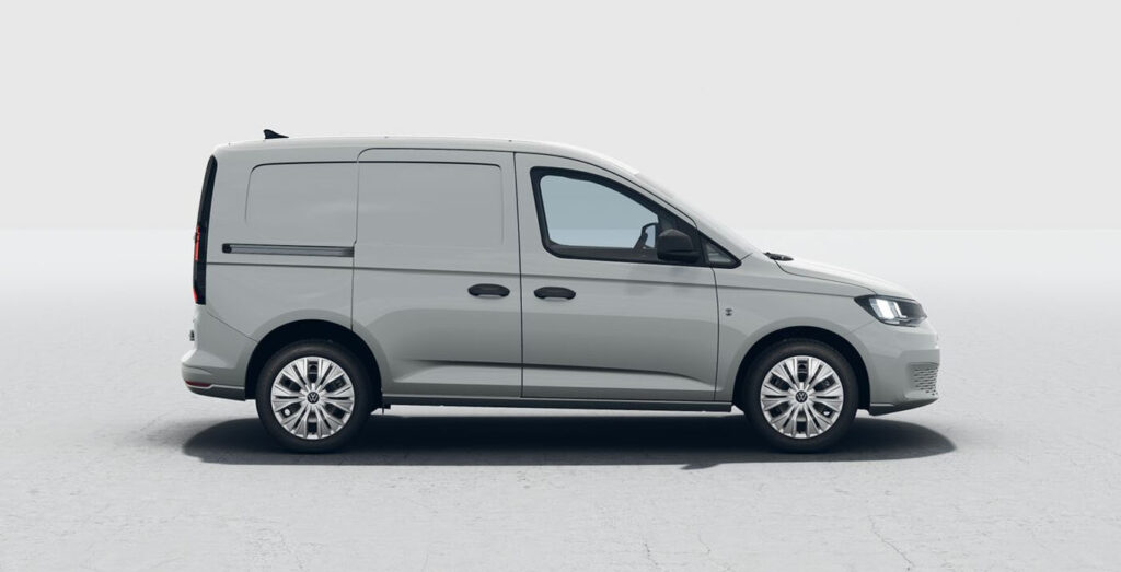 Volkswagen Caddy Cargo PHEV eHybrid en renting, vista de perfil lateral