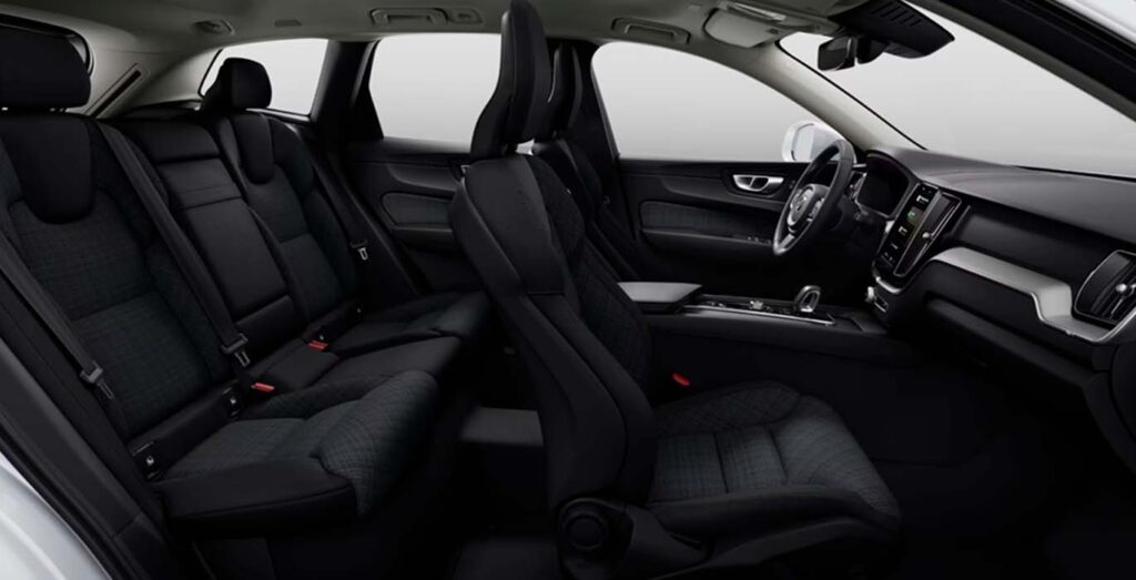VOLVO-XC60-2.0-B5-G-AWD-Core-Auto-interior-trasera