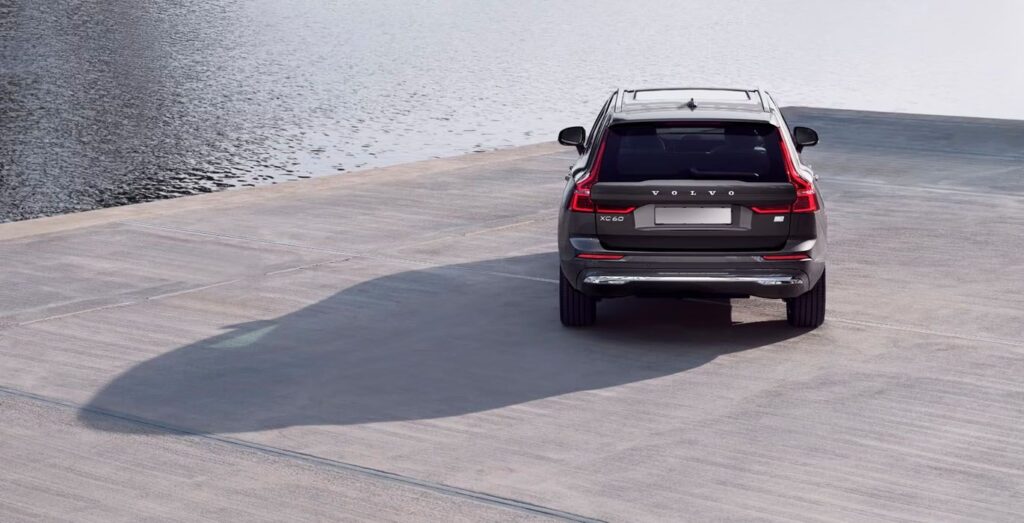 VOLVO-XC60-2.0-T6-AWD-Recharge-Core-Aut-exterior-trasera