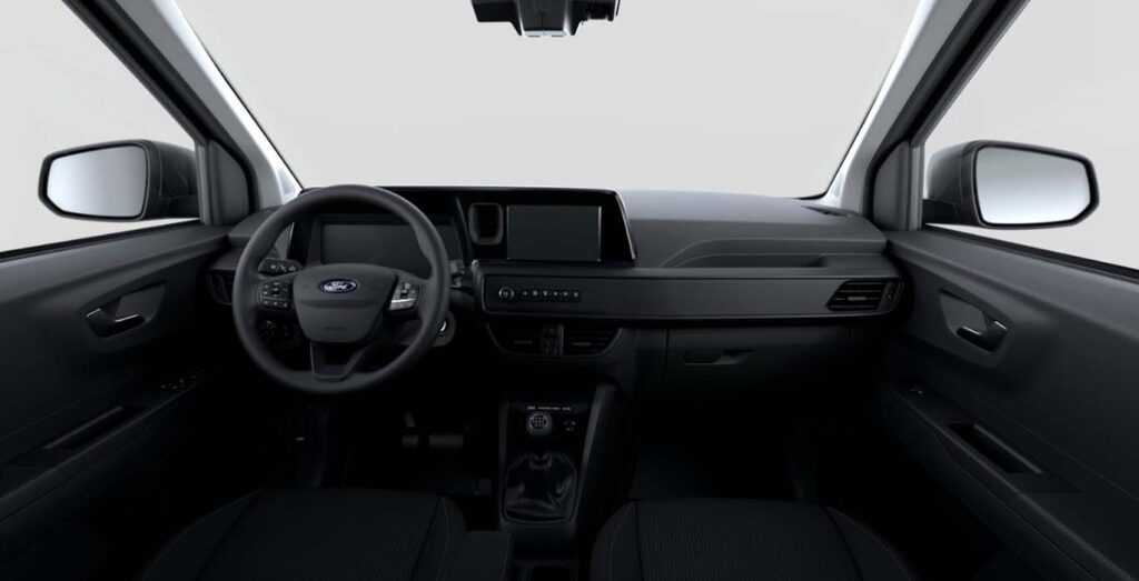 Interior de la Ford Transit Courier: salpicadero, volante y consola central con pantalla táctil