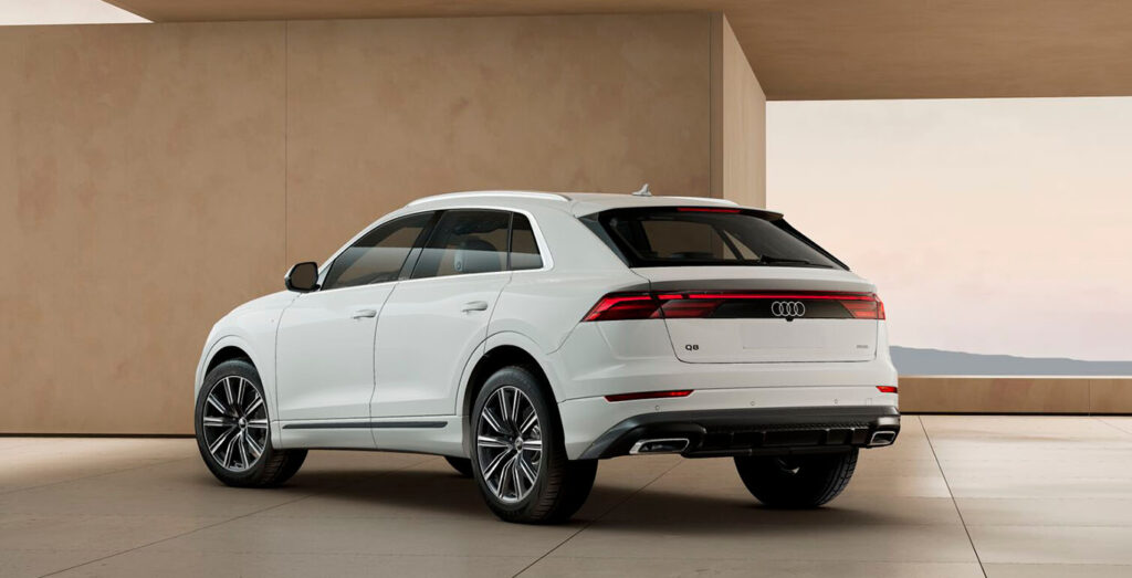 Audi Q8 SUV S line 45 TDI Quattro Tiptronic, vista trasera - renting en Madrid