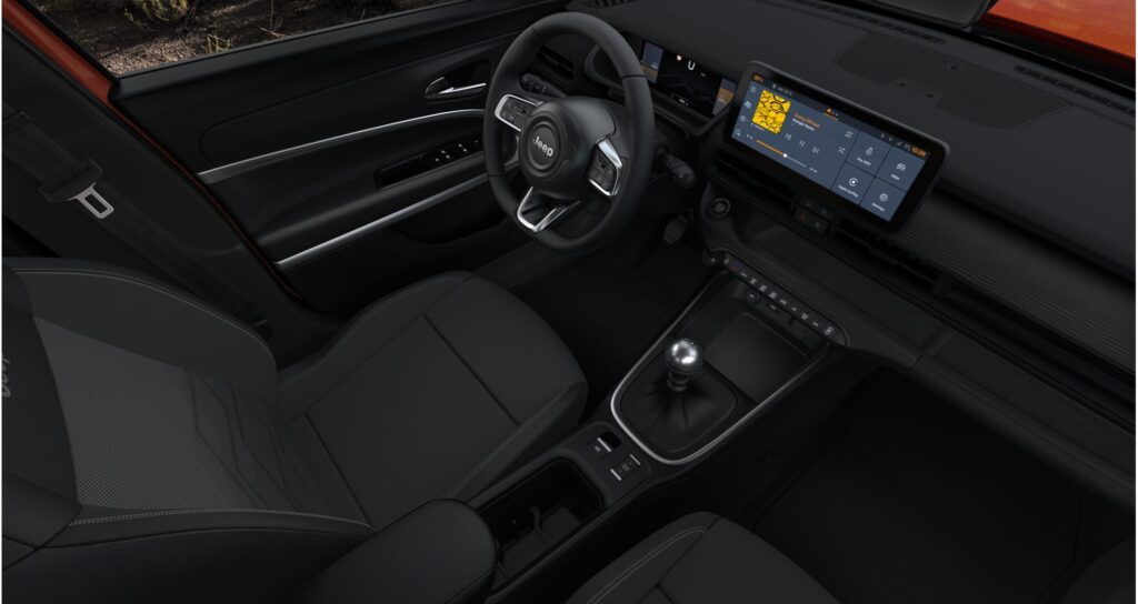 Jeep Avenger 1.2 G 100CV: interior parte delantera, vista de asientos y salpicadero