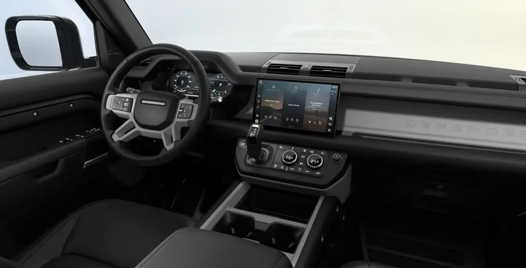Interior delantero del Land Rover Defender 3.0D I6 250S MHEV en renting