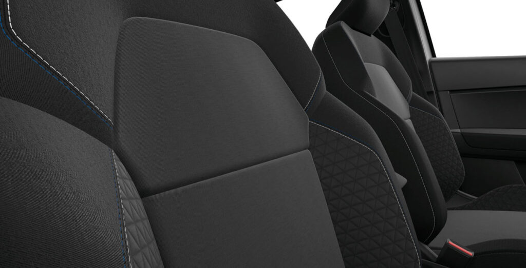 Renault Captur Evolution ECO G, interior delantero, salpicadero y volante