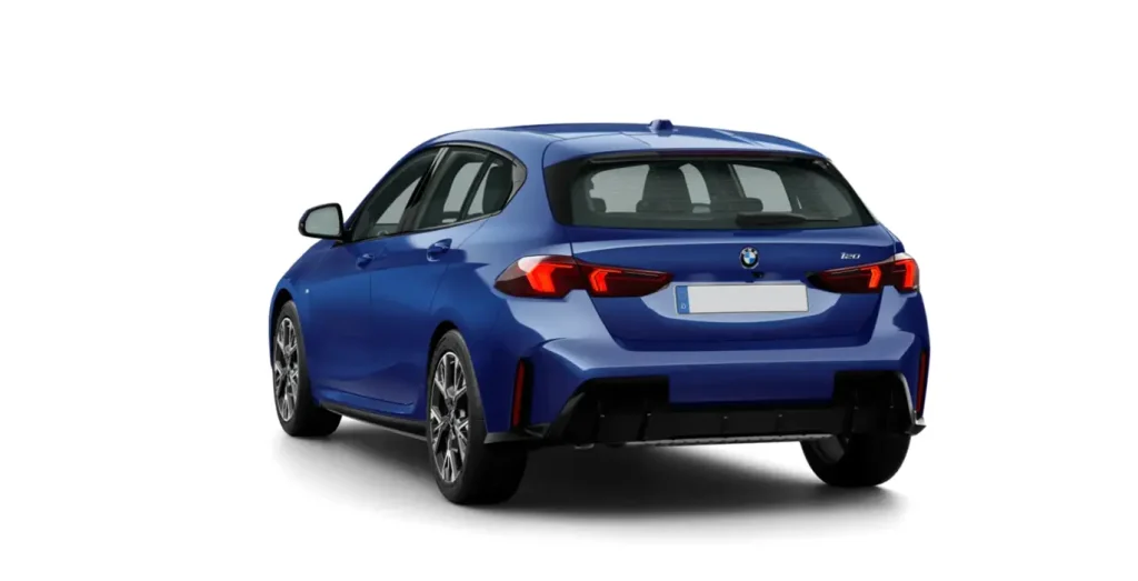 Vista trasera del BMW Serie 1 120 disponible en renting con Rentingmadrid