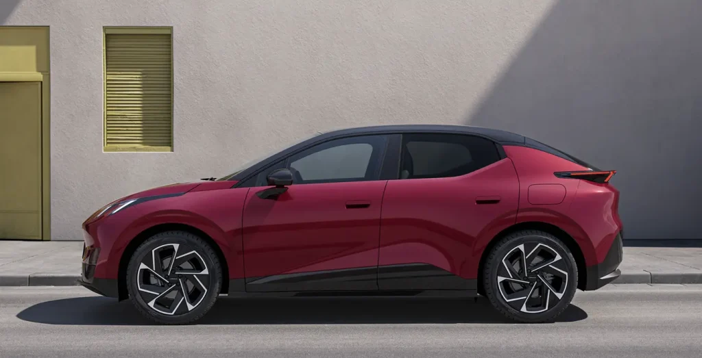 Lynk-Co-02-More-66kW-lateral