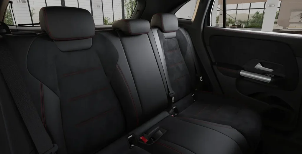 Mercedes-Benz-GLA-250e-EQ-interior-trasera