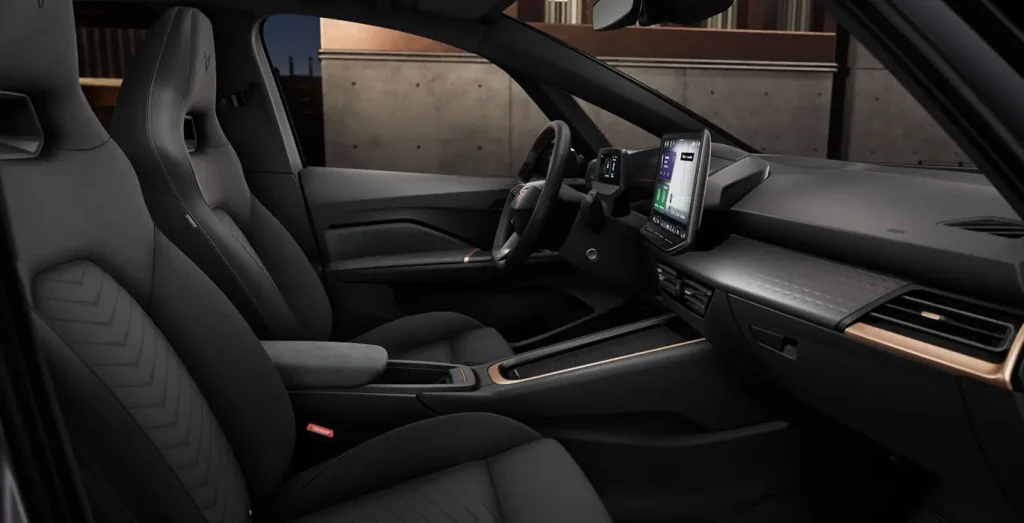 Interior delantera del Cupra Born e-Boost Pack Advanced Plus