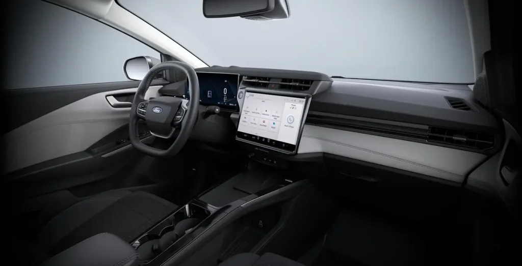 Interior delantero Ford Puma Gen-E 100 Eléctrico 168cv, salpicadero