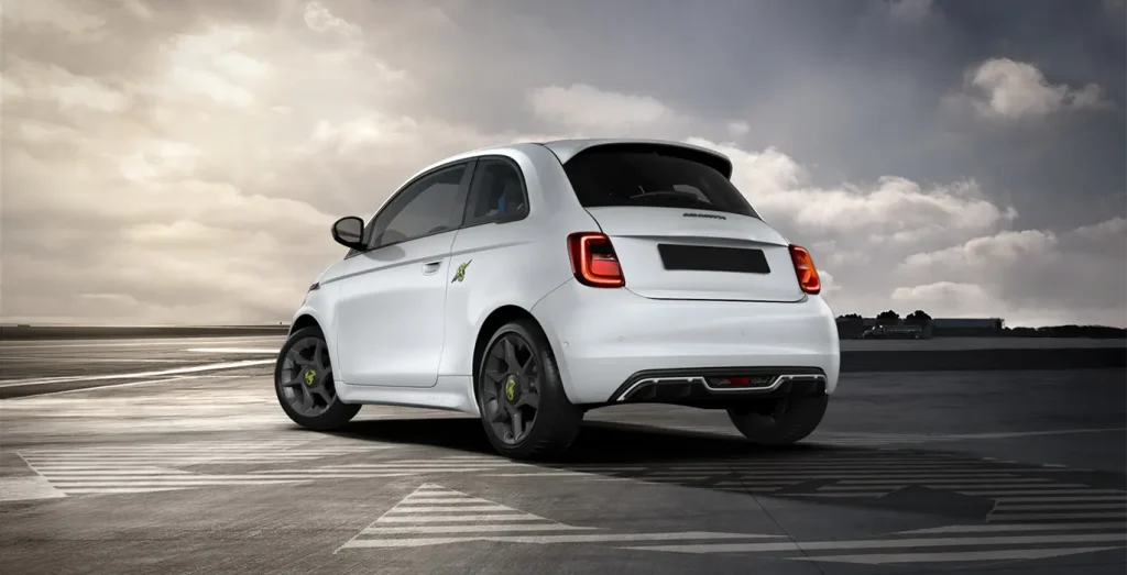 Vista trasera del Abarth 500e