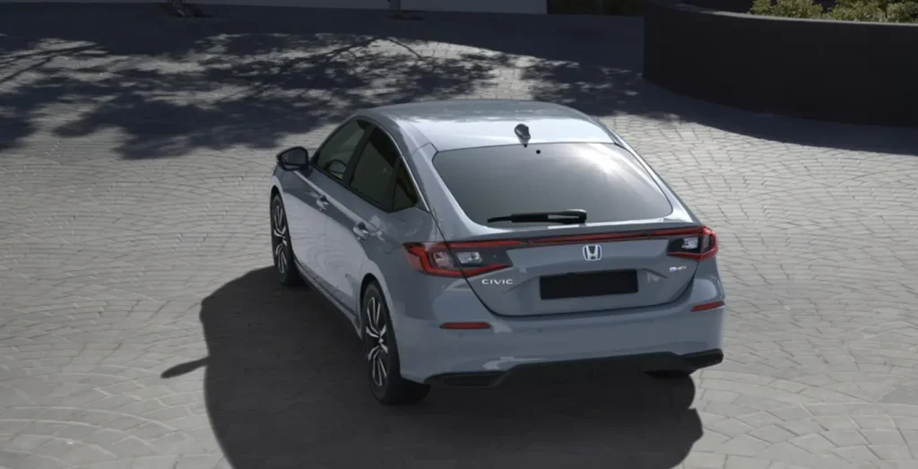 Honda-Civic-2.0-i-MMD-Elegance-CVT-trasera