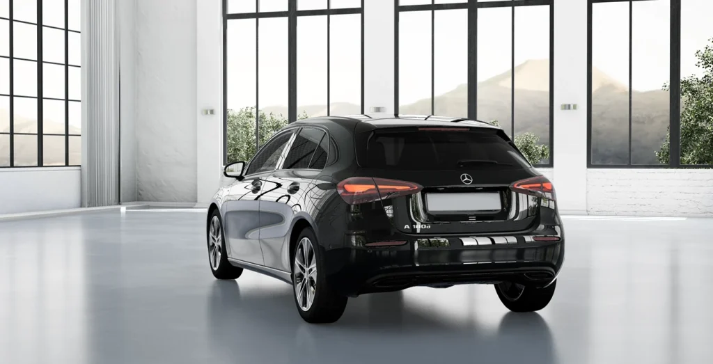 Mercedes-Benz-Clase-A-200d-trasera.webp